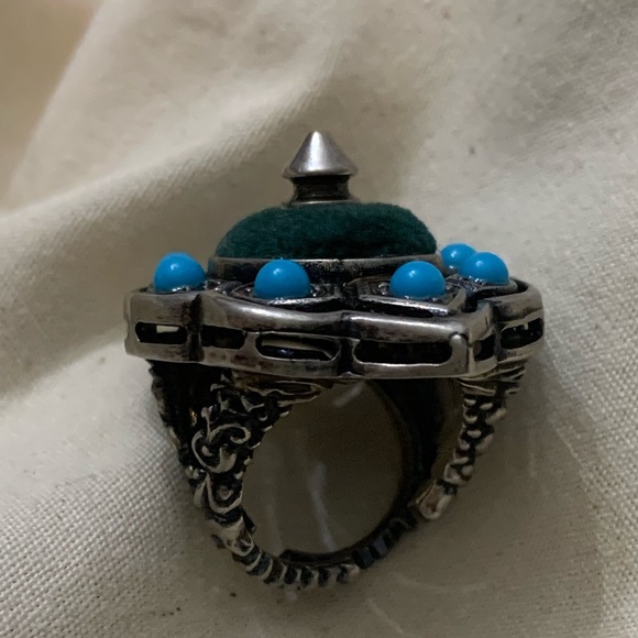 Gucci Velvet Beaded Spike Cocktail Ring Size 5.5 - Picture 8 of 16